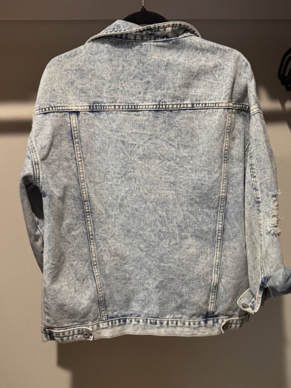Oversized Ripped Perfect Jean Jacket - M - Picture 2 of 2
